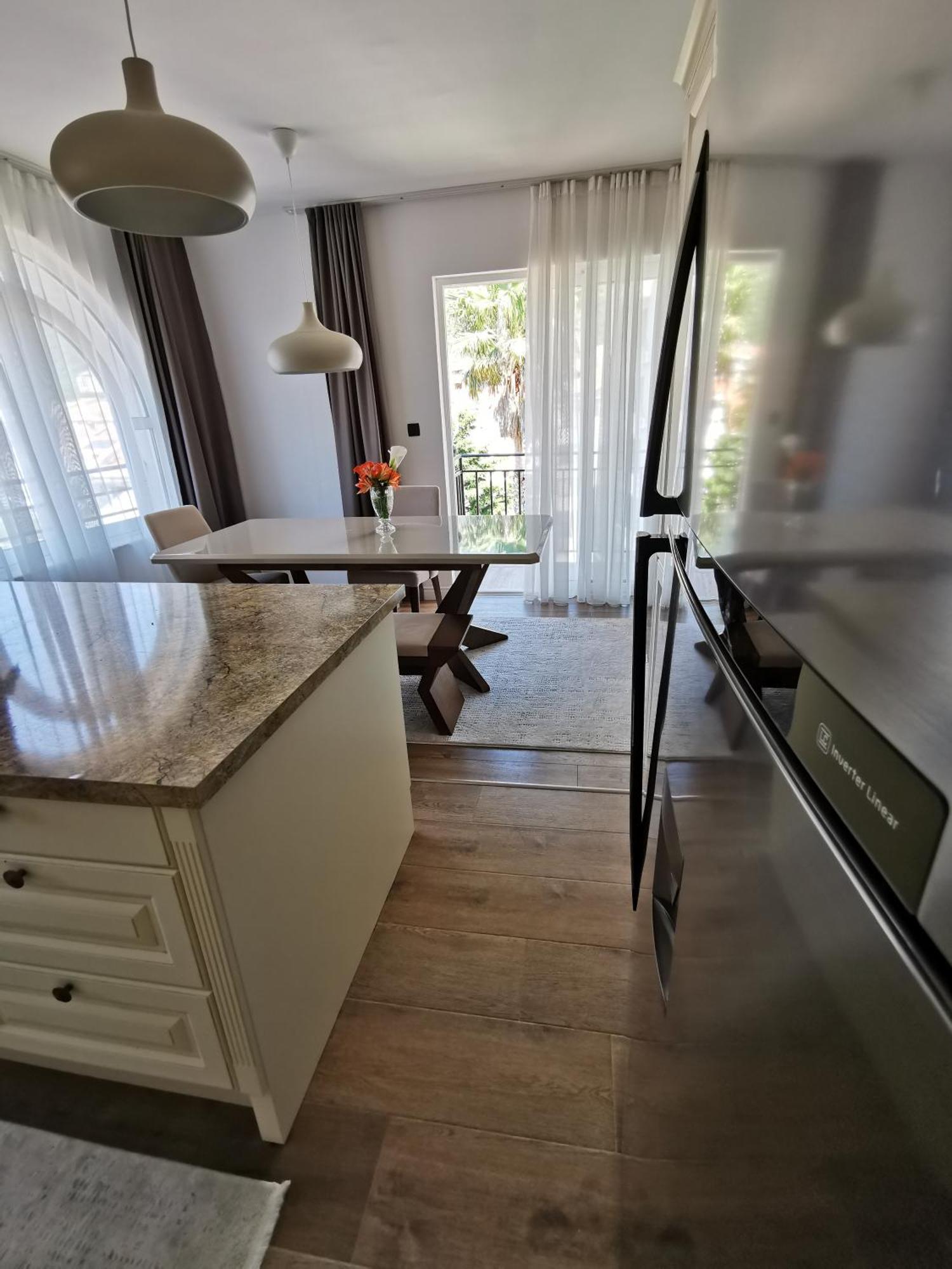 Deluxe 110 in Budva Buitenkant foto